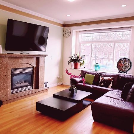 Lisa'S Lovely Little House Vancouver Esterno foto